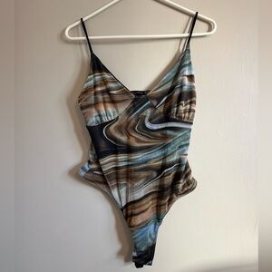 PRETTYLITTLETHING Swirl Pattern Bodysuit Size US 10